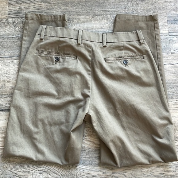 Old Navy Mens Brown Athletic Taper Pants with Built in Flex, Chino, size 30x30 - Picture 9 of 10